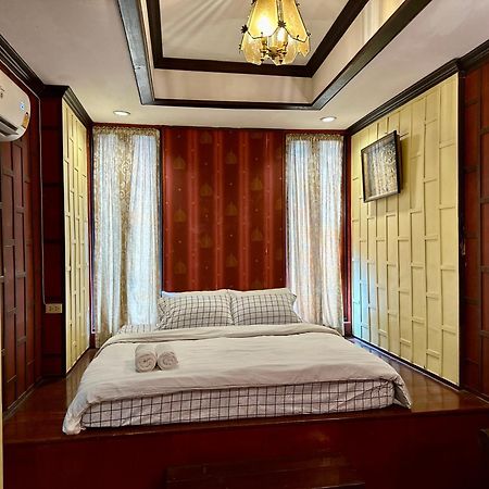 Tony'S Place Ayutthaya Bagian luar foto