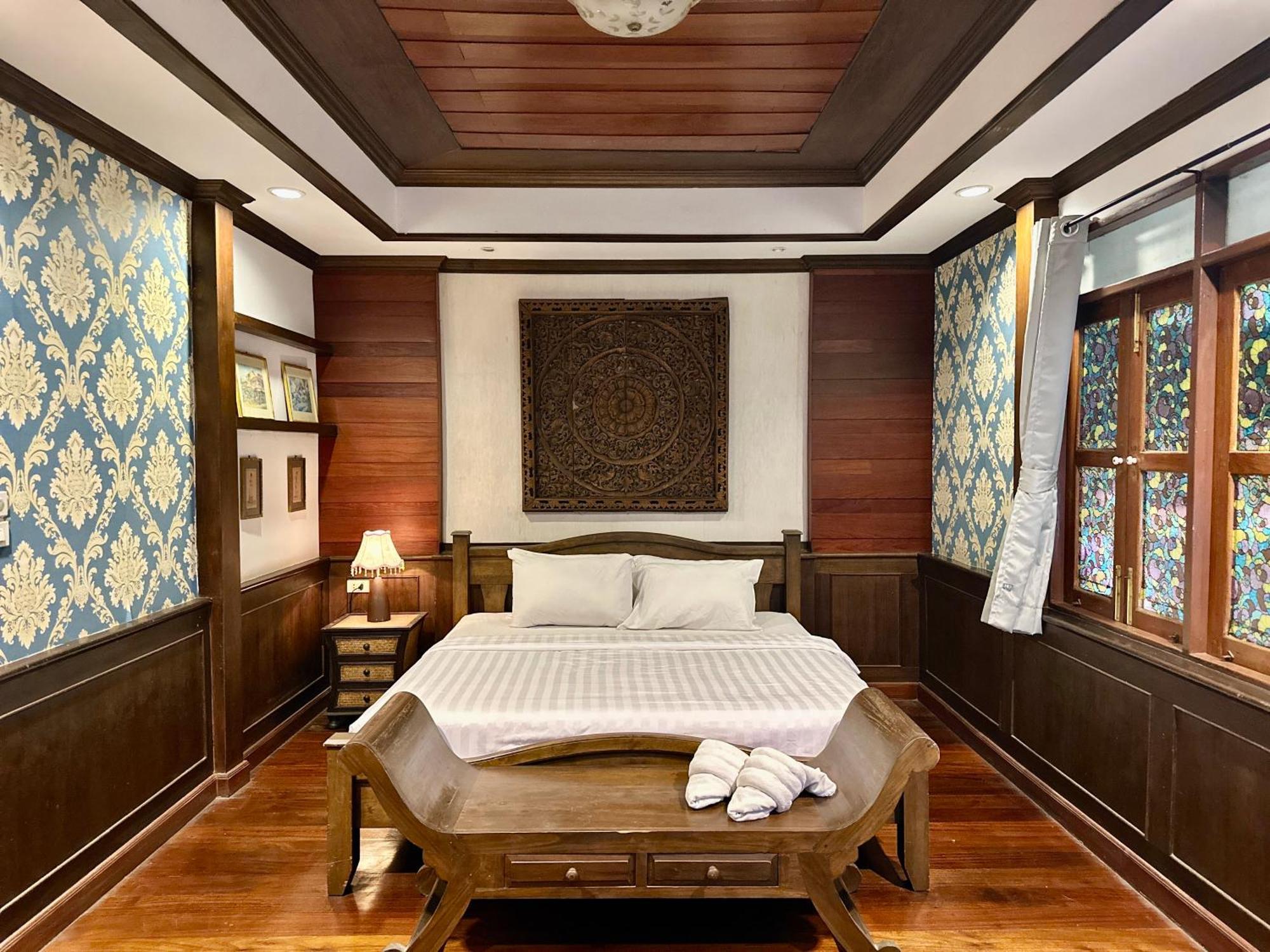 Tony'S Place Ayutthaya Bagian luar foto