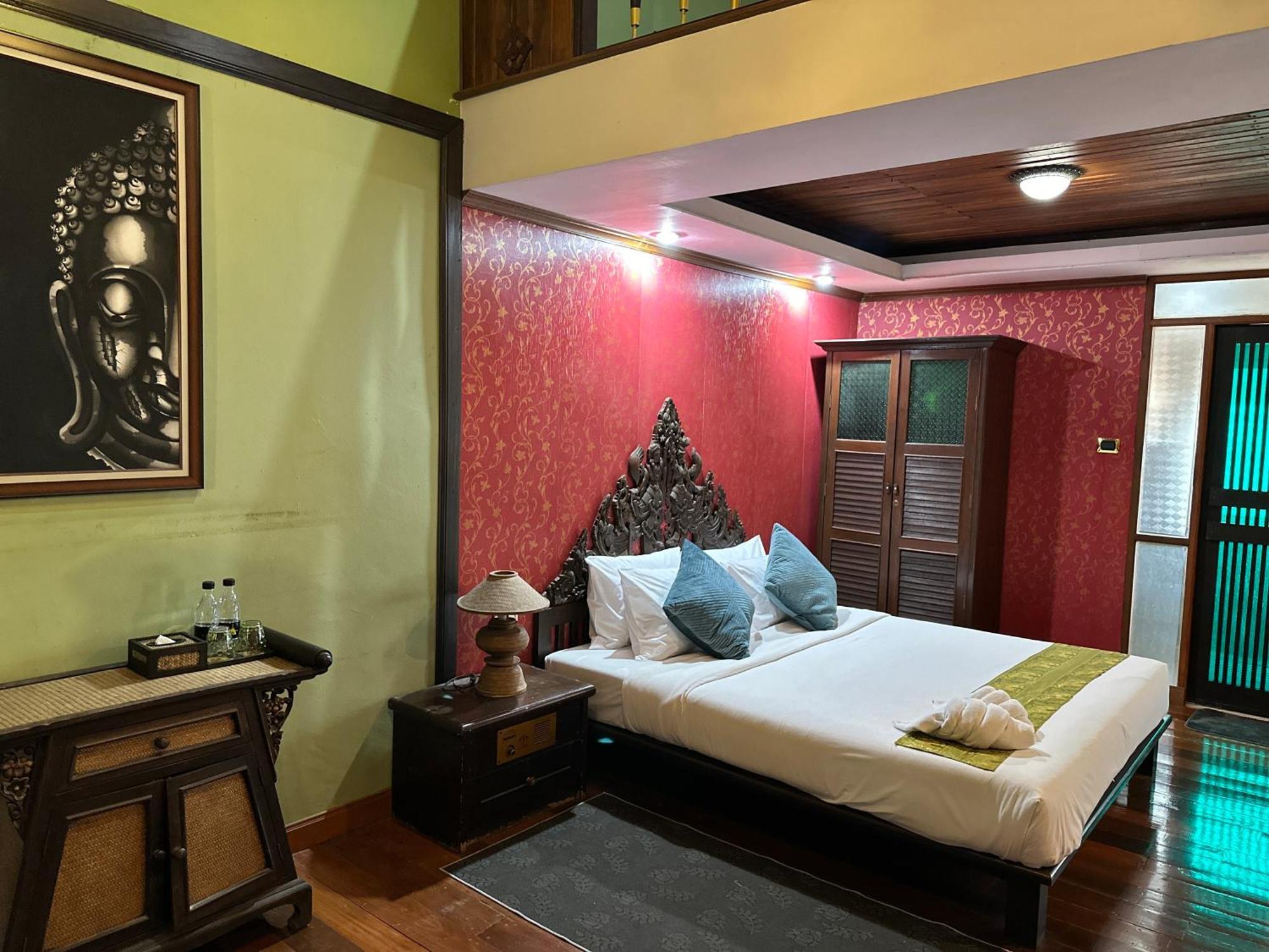 Tony'S Place Ayutthaya Bagian luar foto