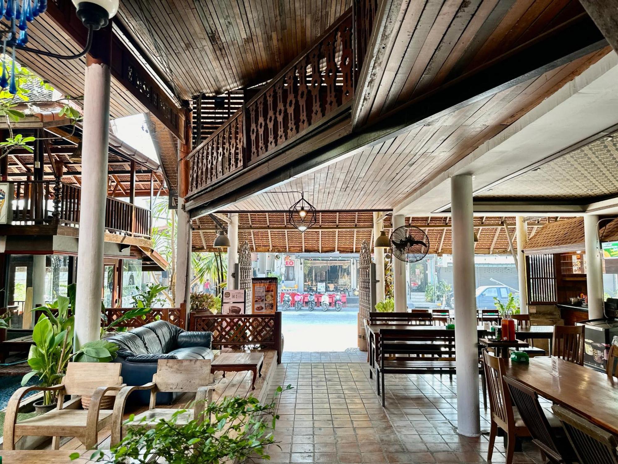 Tony'S Place Ayutthaya Bagian luar foto