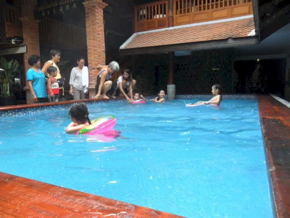 Tony'S Place Ayutthaya Bagian luar foto